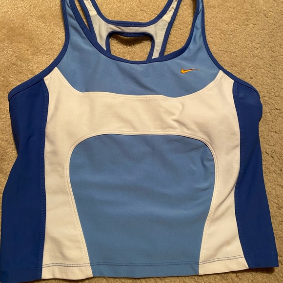 A nike gray tag tank! - Picture 2 of 4